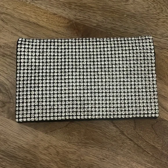 AMBER SCEATS STELLA CRYSTAL BAG! 
5.5” x 7.5” x 7” NWOT! - Picture 3 of 8